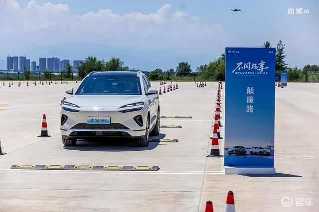 试驾比亚迪海狮06 兼顾舒适与操控