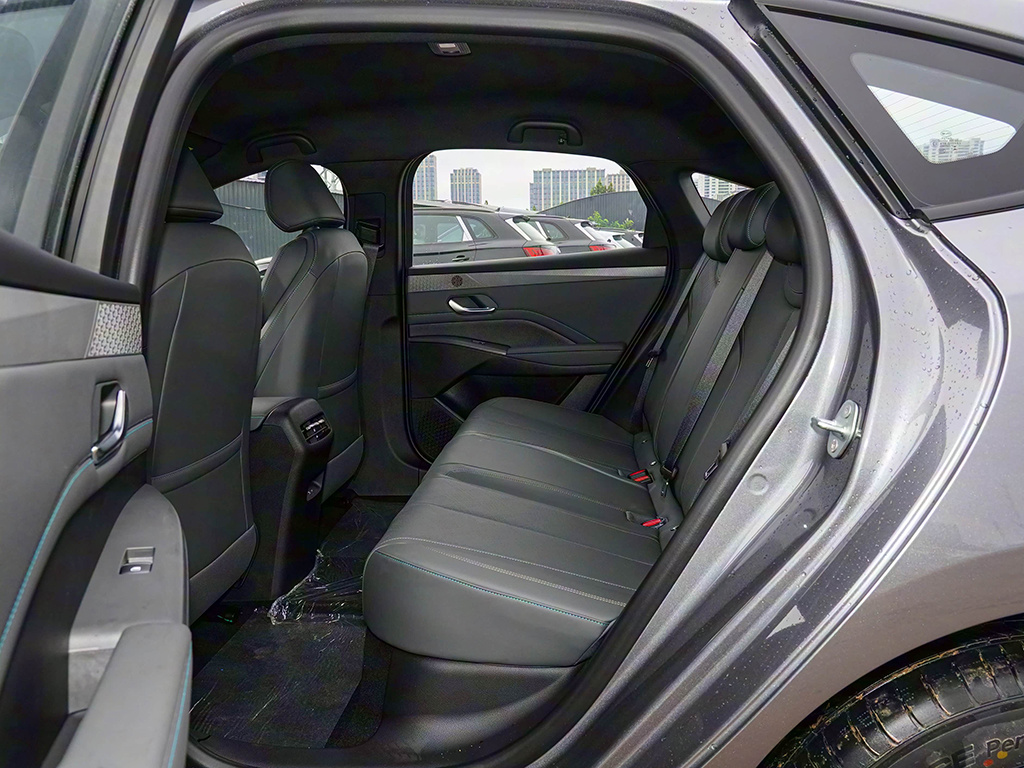 吉利银河星耀6预售,限时7.98万起硬刚秦PLUS