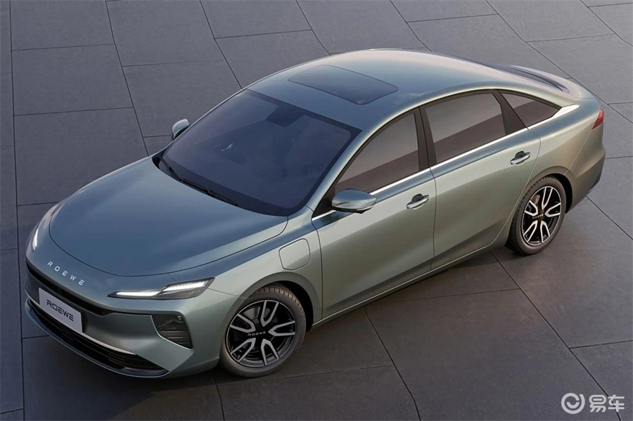 10万级家轿大PK,荣威纯电D6对比零跑B01谁适合家庭