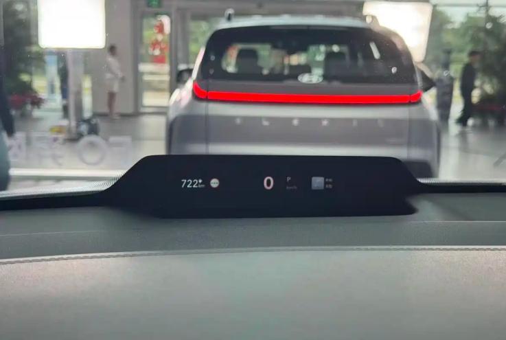 现代纯电要觉醒了?EO 羿欧预售13万起,权益限时送