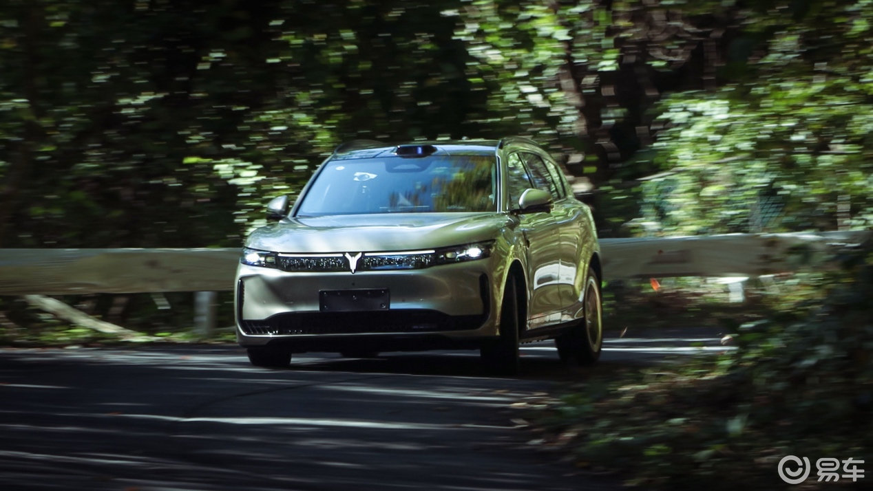 岚图FREE+打破“秋名山”最快量产SUV纪录