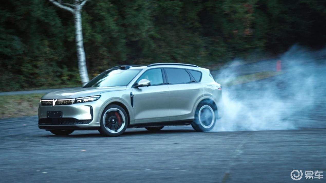 岚图FREE+打破“秋名山”最快量产SUV纪录