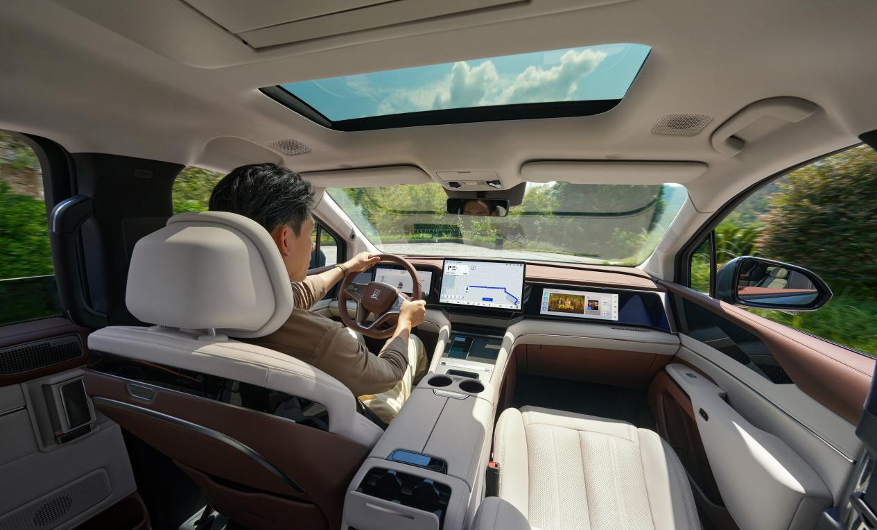 比亚迪2026款夏上市限时19.68万起打造家庭头等舱