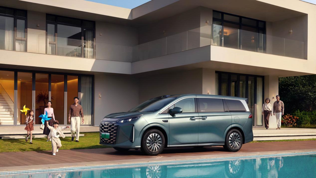 比亚迪2026款夏上市限时19.68万起打造家庭头等舱