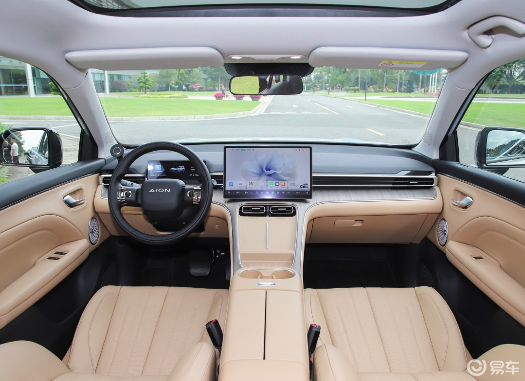 广汽埃安i60预售11.98万起:增程/纯电双动力任选