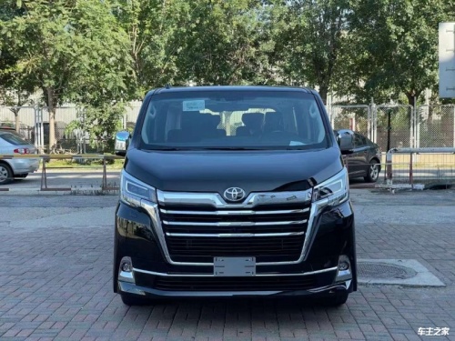 Granvia中东版 全部在售 2025款 2024款 2023款 2022款丰田Granvia中东版团购价格61万起 欢迎试乘试驾