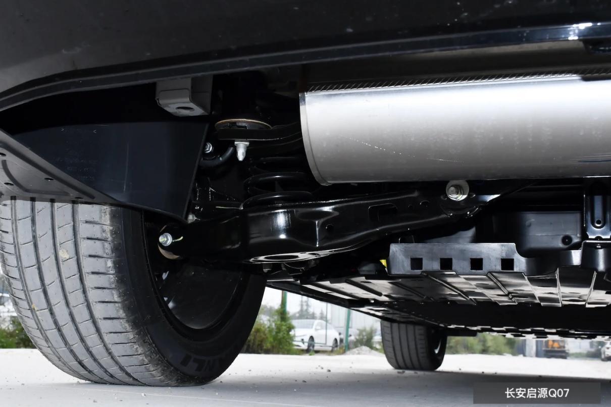 中型SUV配激光雷达+后排桌板启源Q07相较海狮06如何
