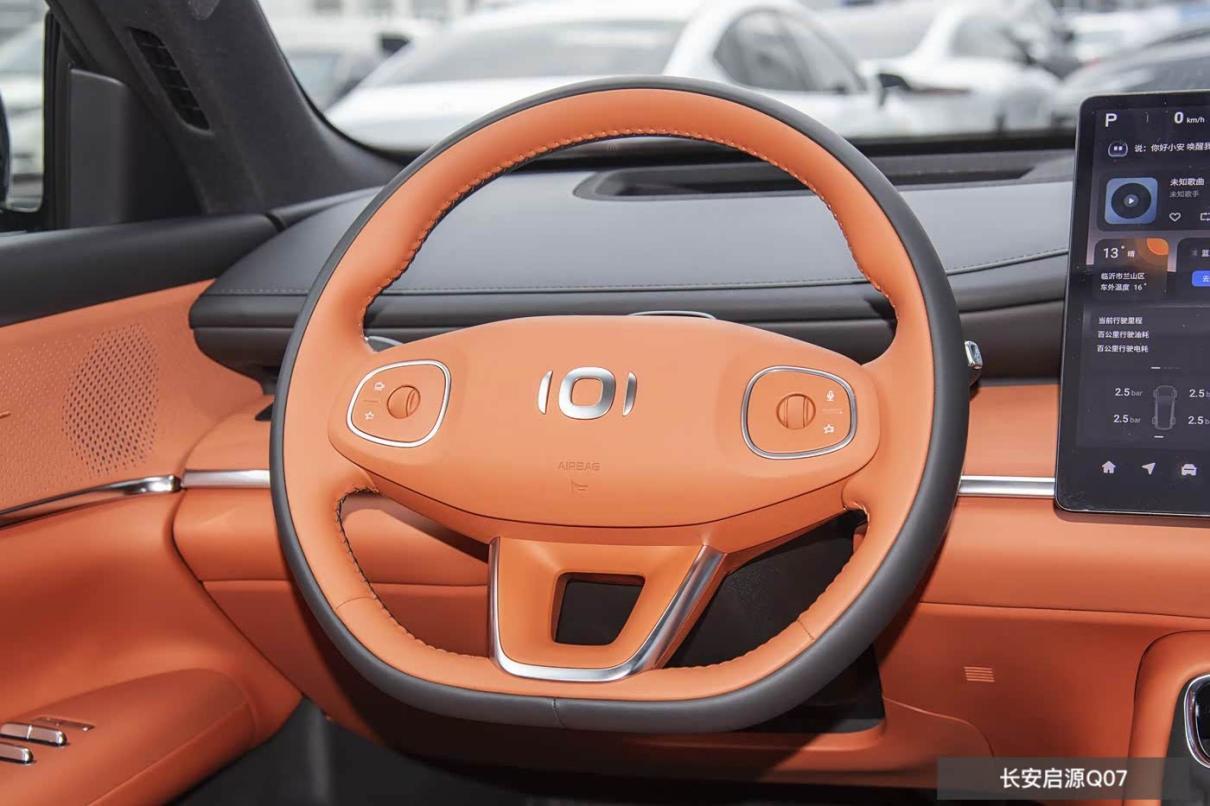 中型SUV配激光雷达+后排桌板启源Q07相较海狮06如何