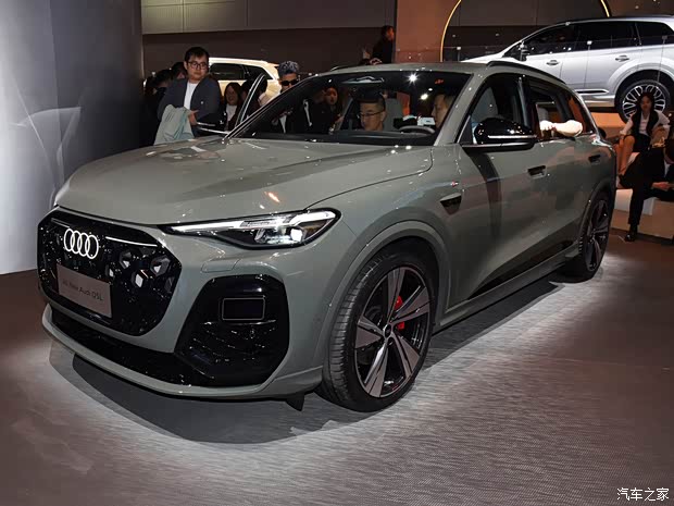 2025广州车展：全新奥迪Q5L内饰亮相 预计年内正式上市
